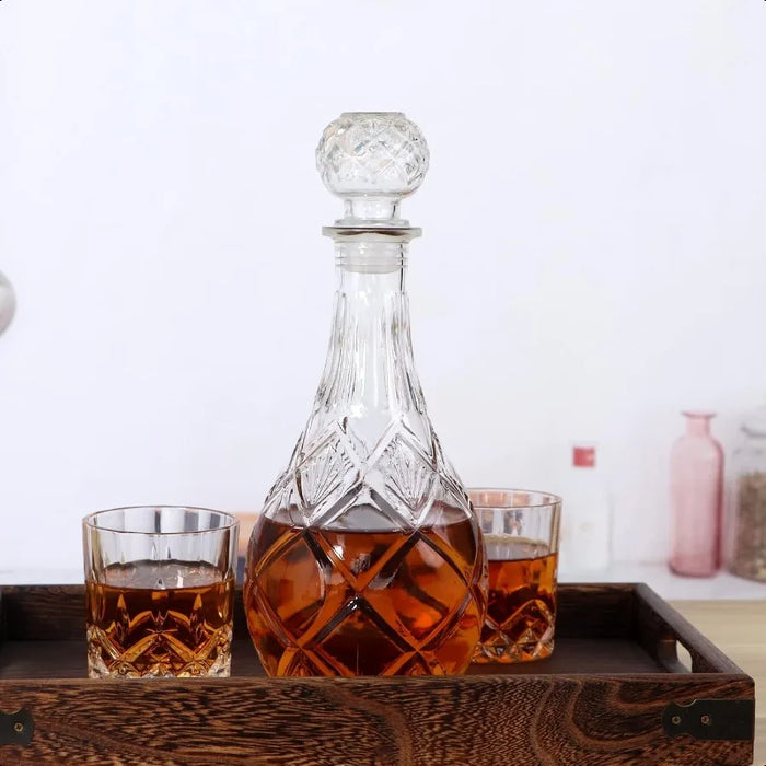 Round, Diamond-Cut Glass Whiskey Decanter with Airtight Stopper — 1000ml
